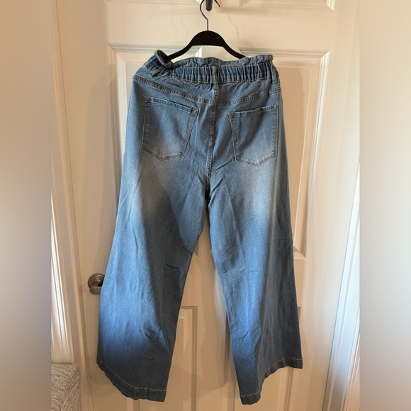 Wide leg jeans with stretchy waistband and tie, size medium (8-10) - Picture 3 of 3